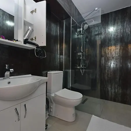 Trakheia Hotel *